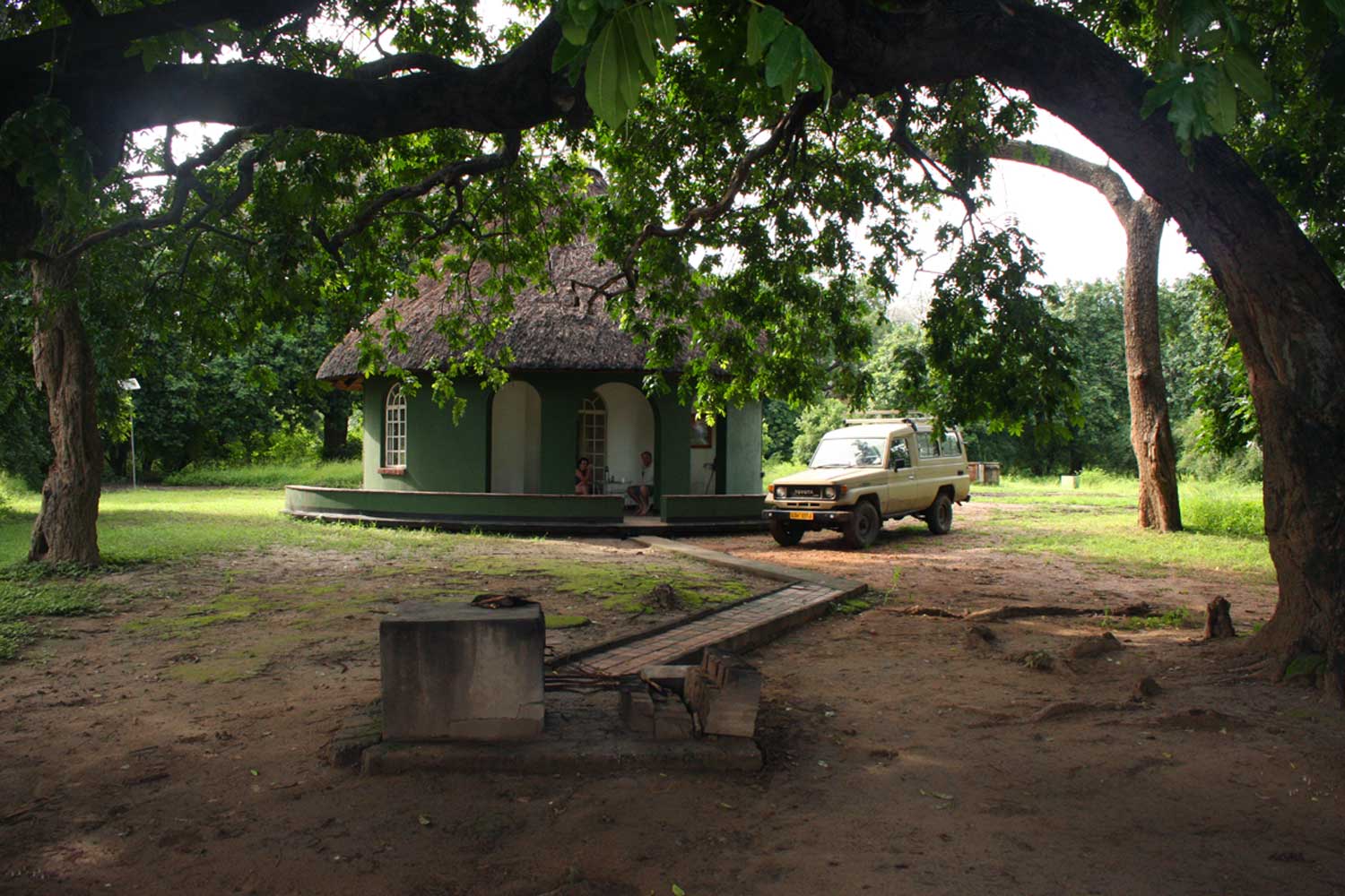 Mvee (Mubvee) Cottage, accomodation at Mana Pools National Park